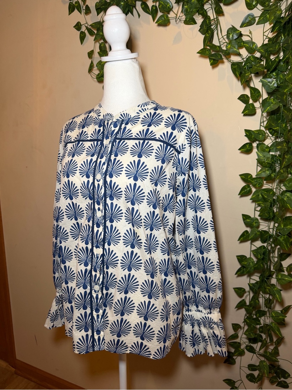 Blue and White Printed Long-Sleeve Split-Neck Blouse - Picture 4 of 12